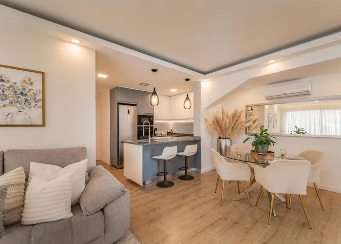 The Viewpoint By Eurostay Apartment